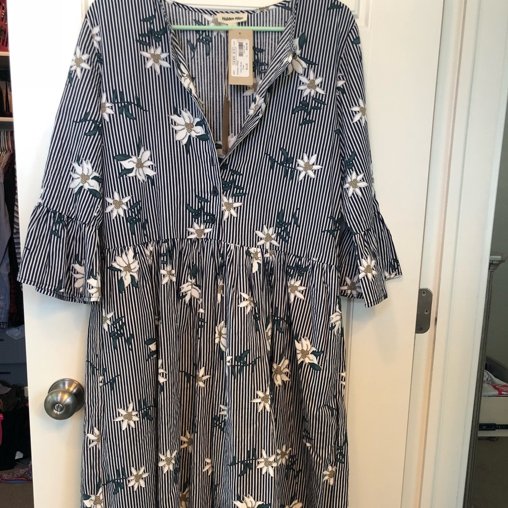 Daisy print dress